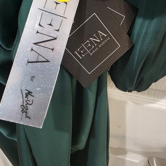 NWT Mac Duggal Cold-Shoulder Bishop Sleeve Keyhole Neck Dress - Picture 9 of 9